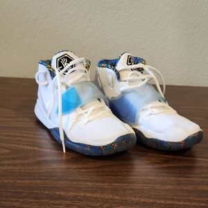 Nike Kids White and Blue Patterned Sneakers